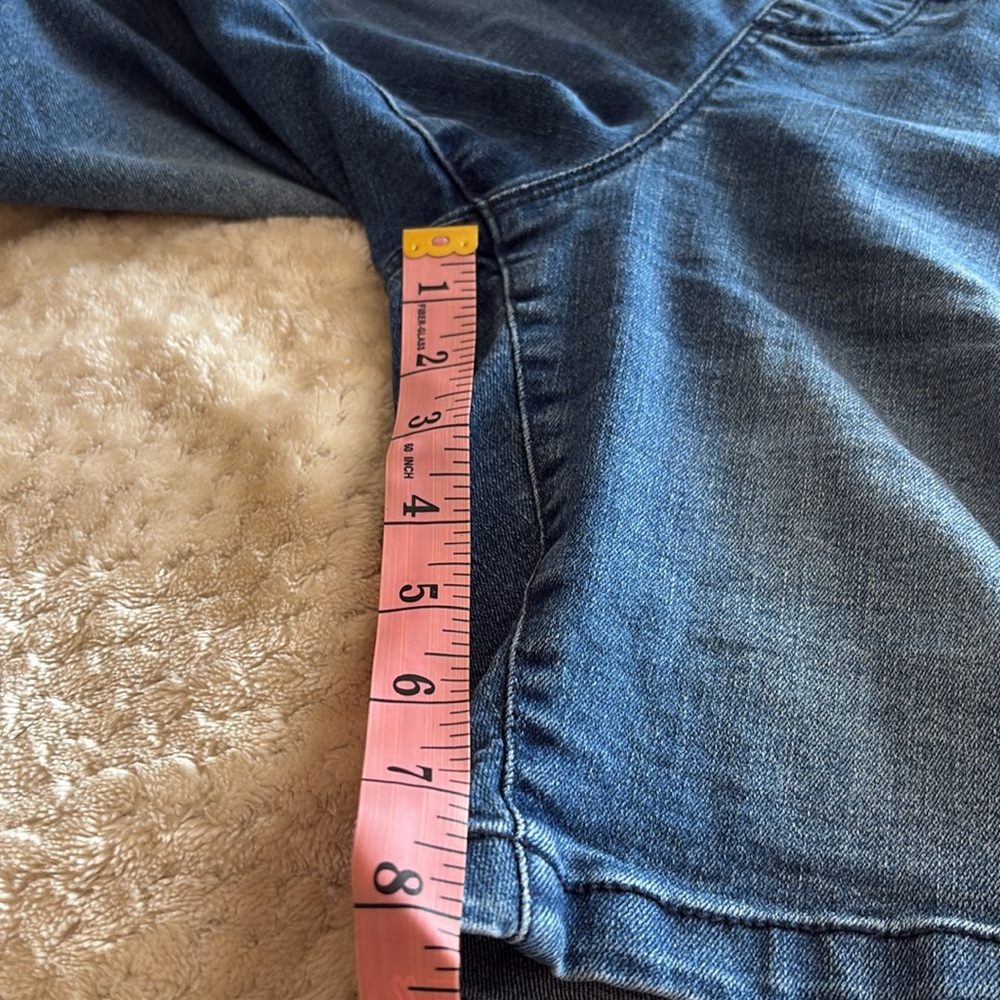 DKNY JEANS Denim Shorts - Picture 9 of 10